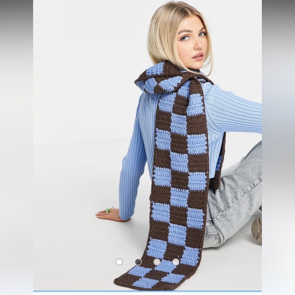 ASOS Design Crochet Knit Checkerboard Scarf in Blue and Brown - Picture 4 of 7